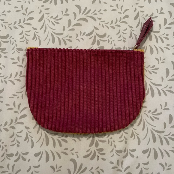 Ipsy bag - Picture 2 of 3